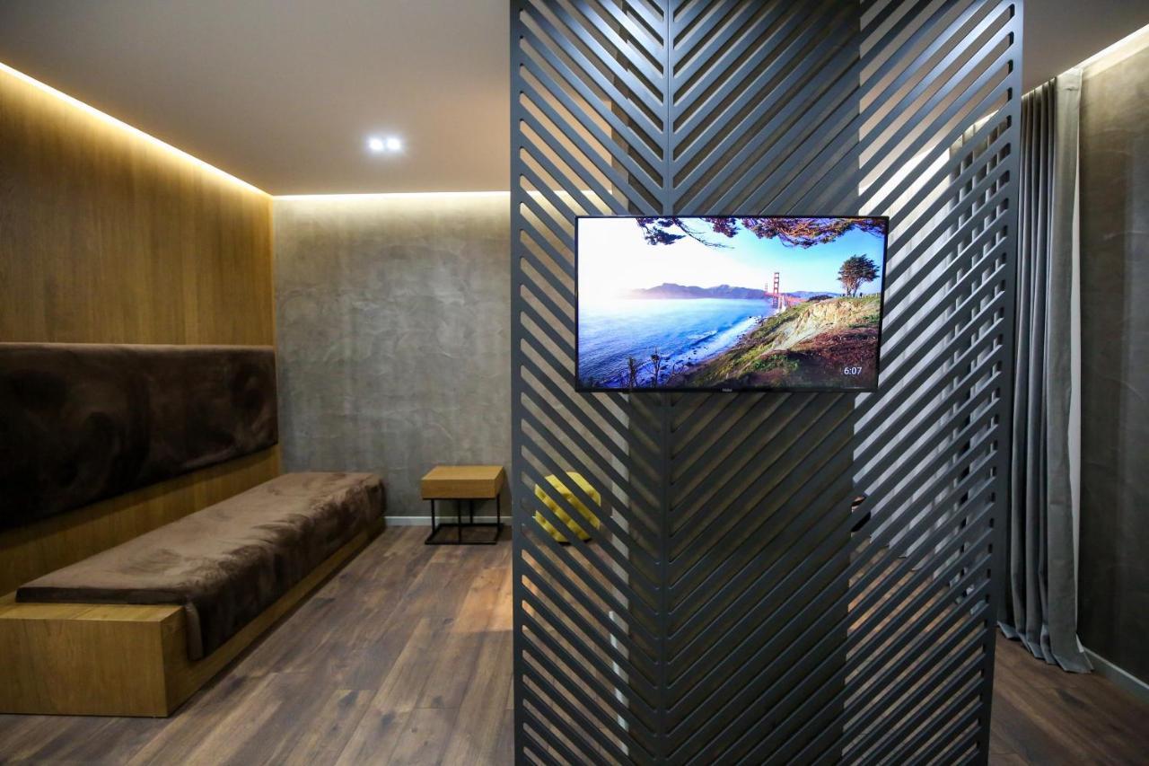 Ap Hotel Boutique Vlore Bagian luar foto