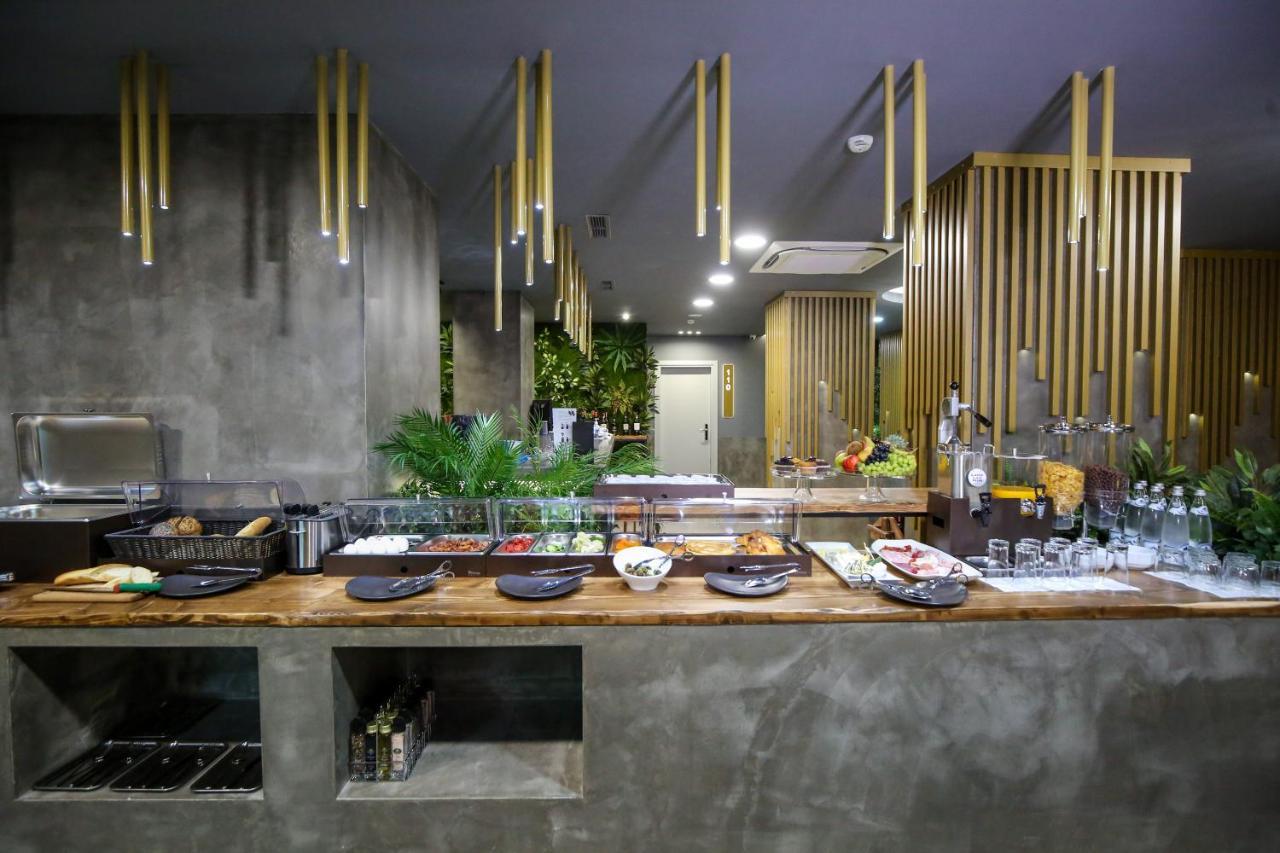 Ap Hotel Boutique Vlore Bagian luar foto