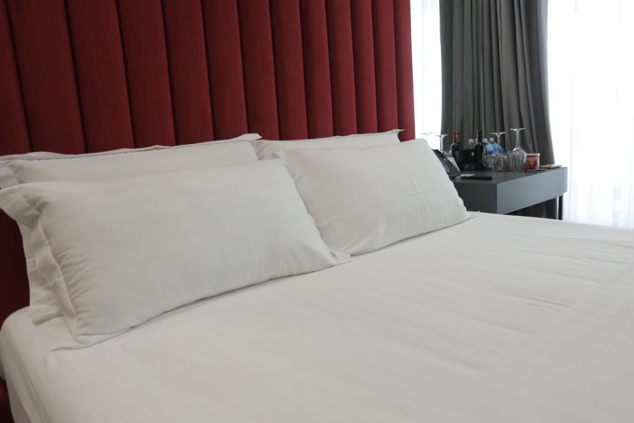 Ap Hotel Boutique Vlore Bagian luar foto