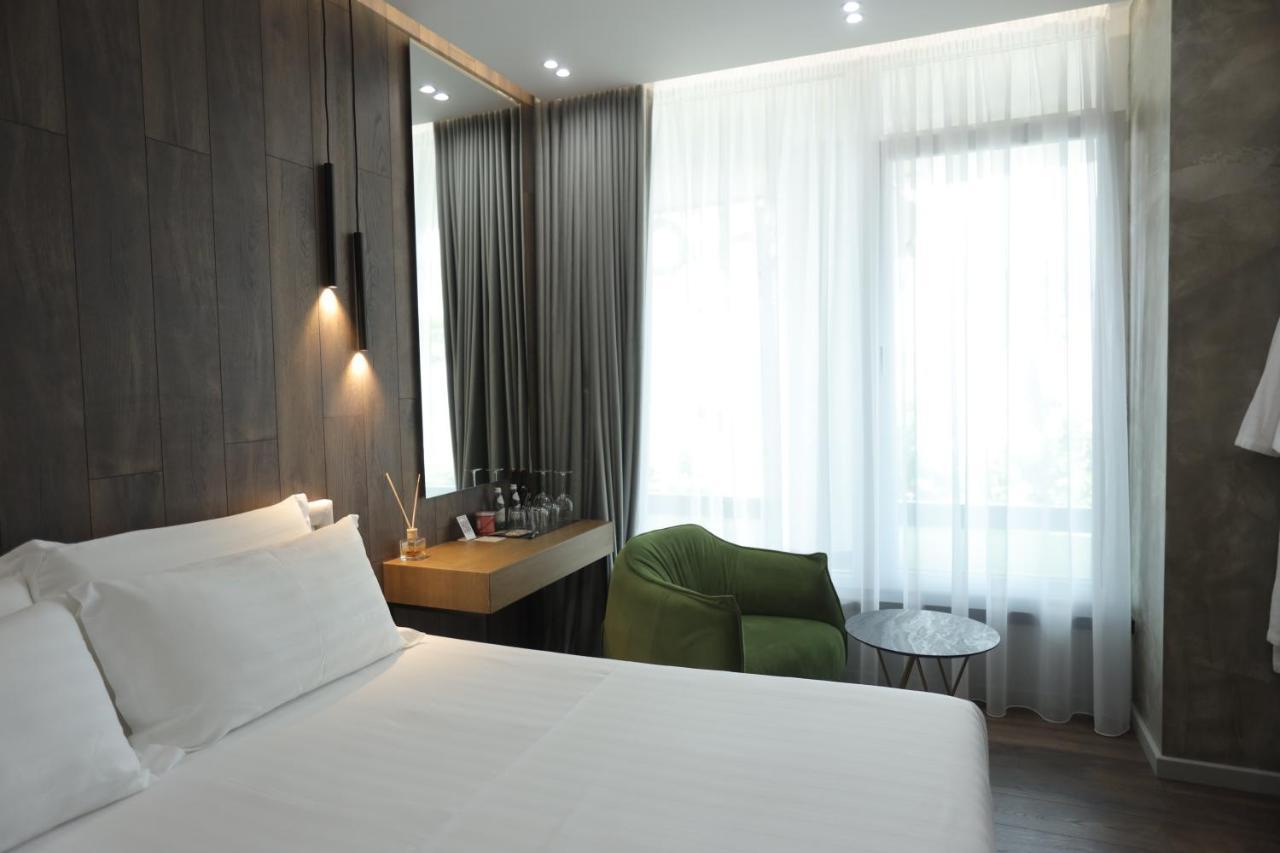 Ap Hotel Boutique Vlore Bagian luar foto