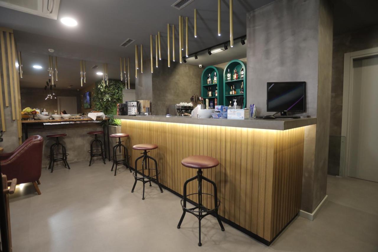 Ap Hotel Boutique Vlore Bagian luar foto