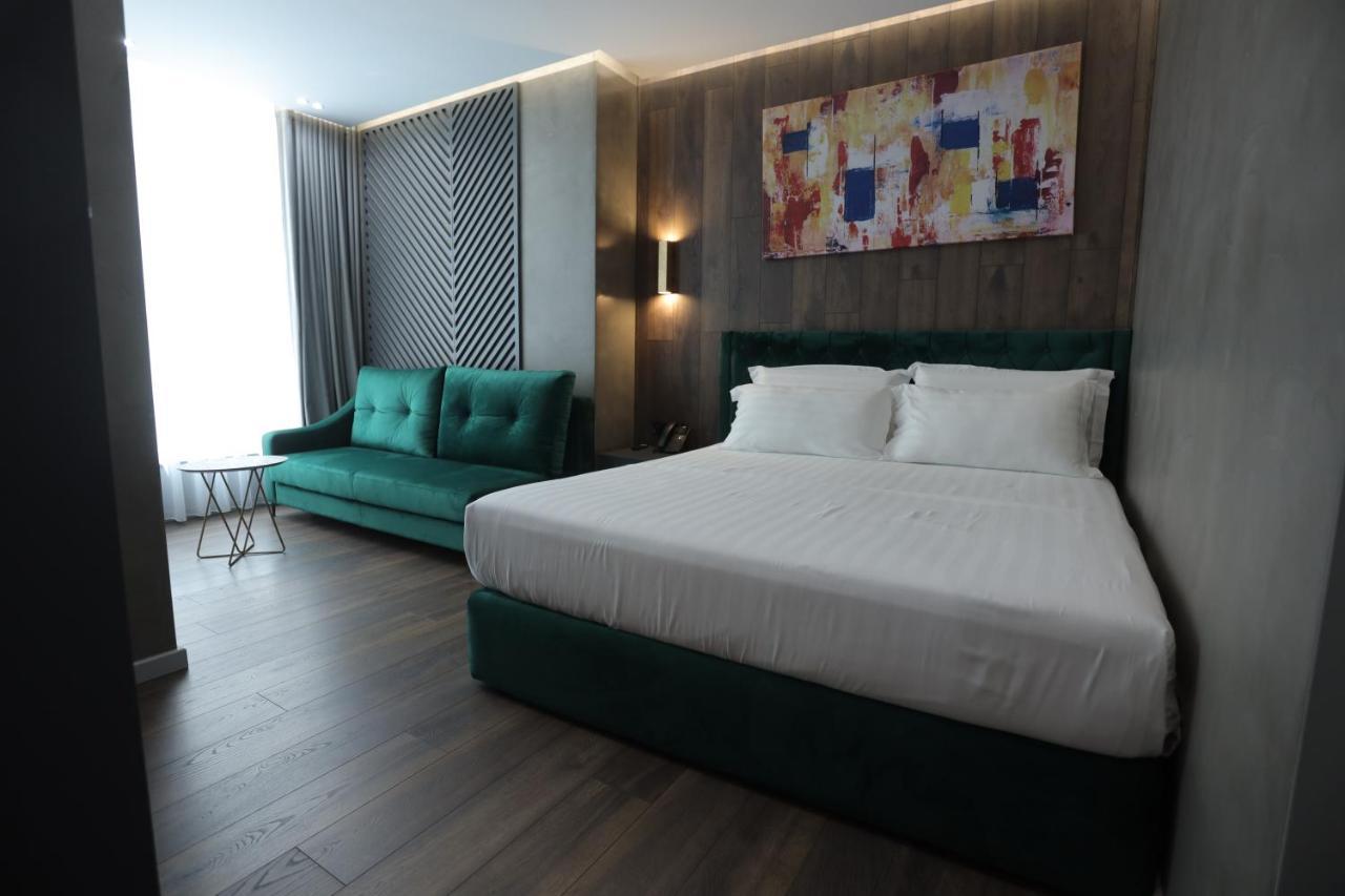 Ap Hotel Boutique Vlore Bagian luar foto
