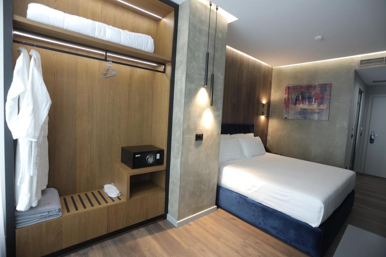 Ap Hotel Boutique Vlore Bagian luar foto
