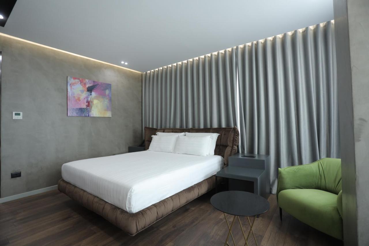 Ap Hotel Boutique Vlore Bagian luar foto