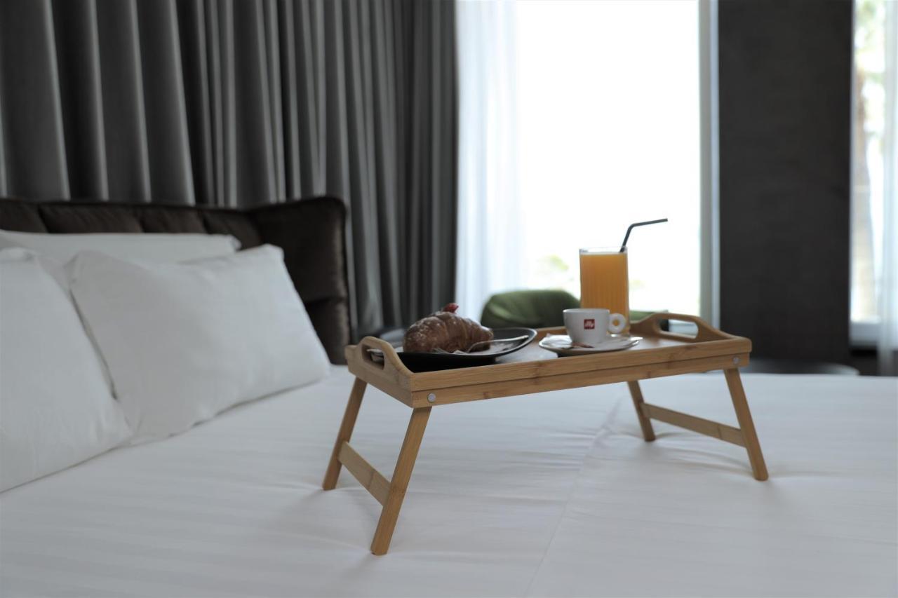 Ap Hotel Boutique Vlore Bagian luar foto
