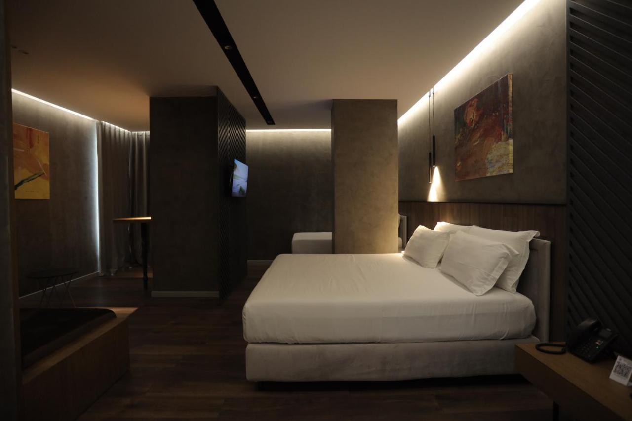 Ap Hotel Boutique Vlore Bagian luar foto