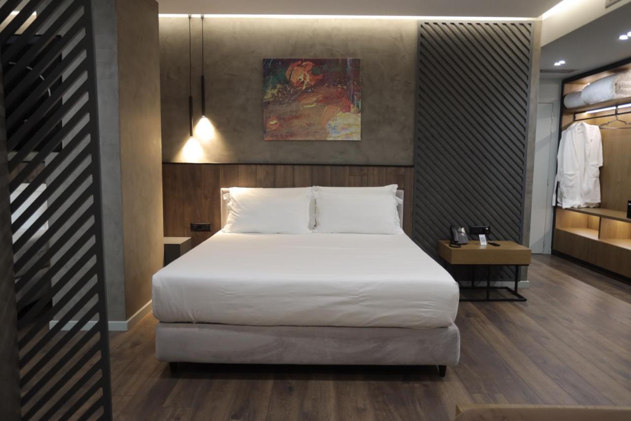 Ap Hotel Boutique Vlore Bagian luar foto