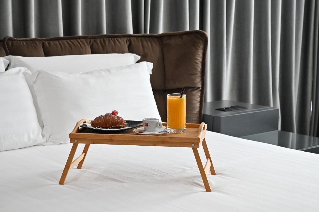 Ap Hotel Boutique Vlore Bagian luar foto