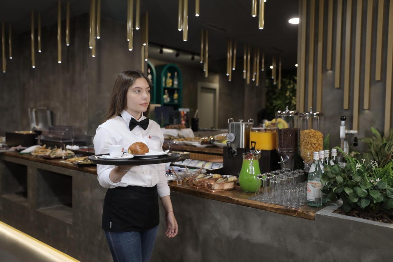Ap Hotel Boutique Vlore Bagian luar foto
