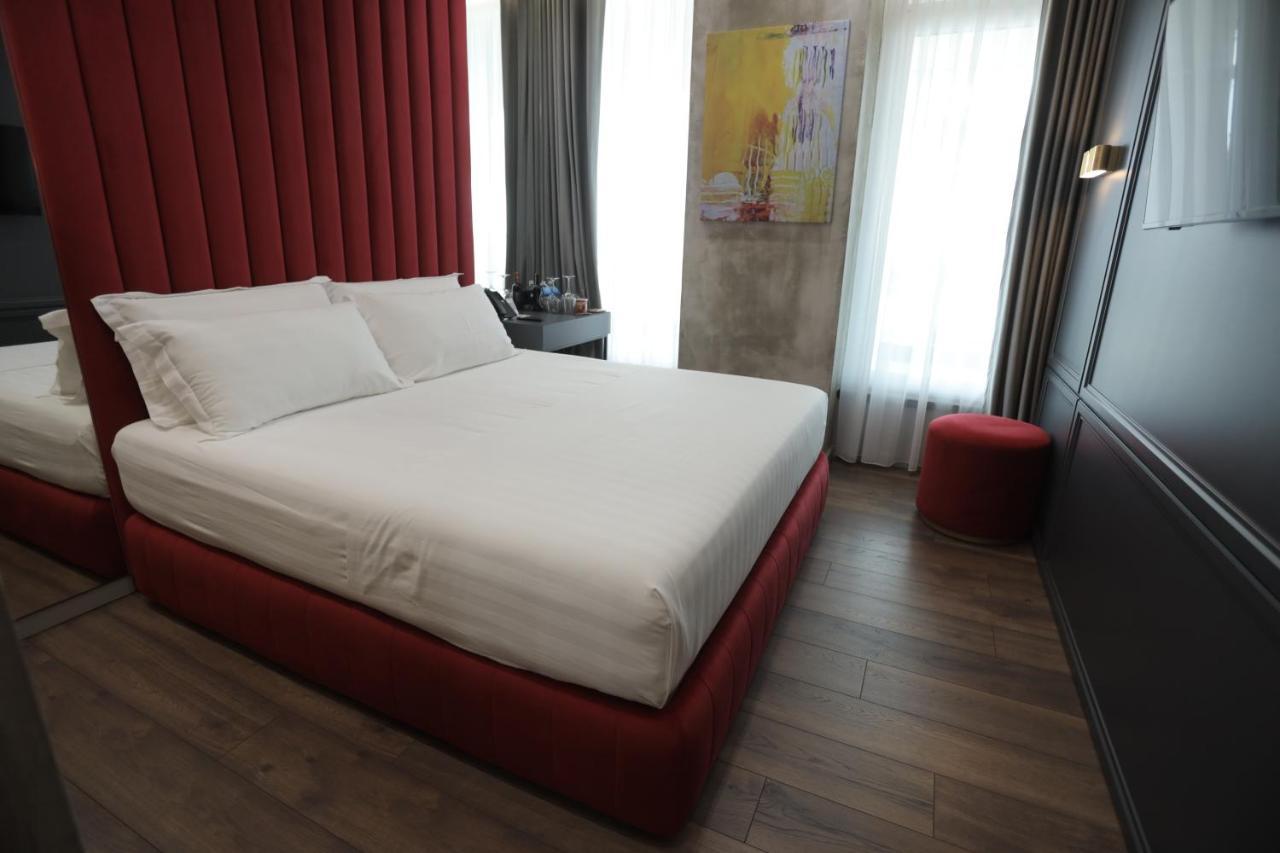 Ap Hotel Boutique Vlore Bagian luar foto