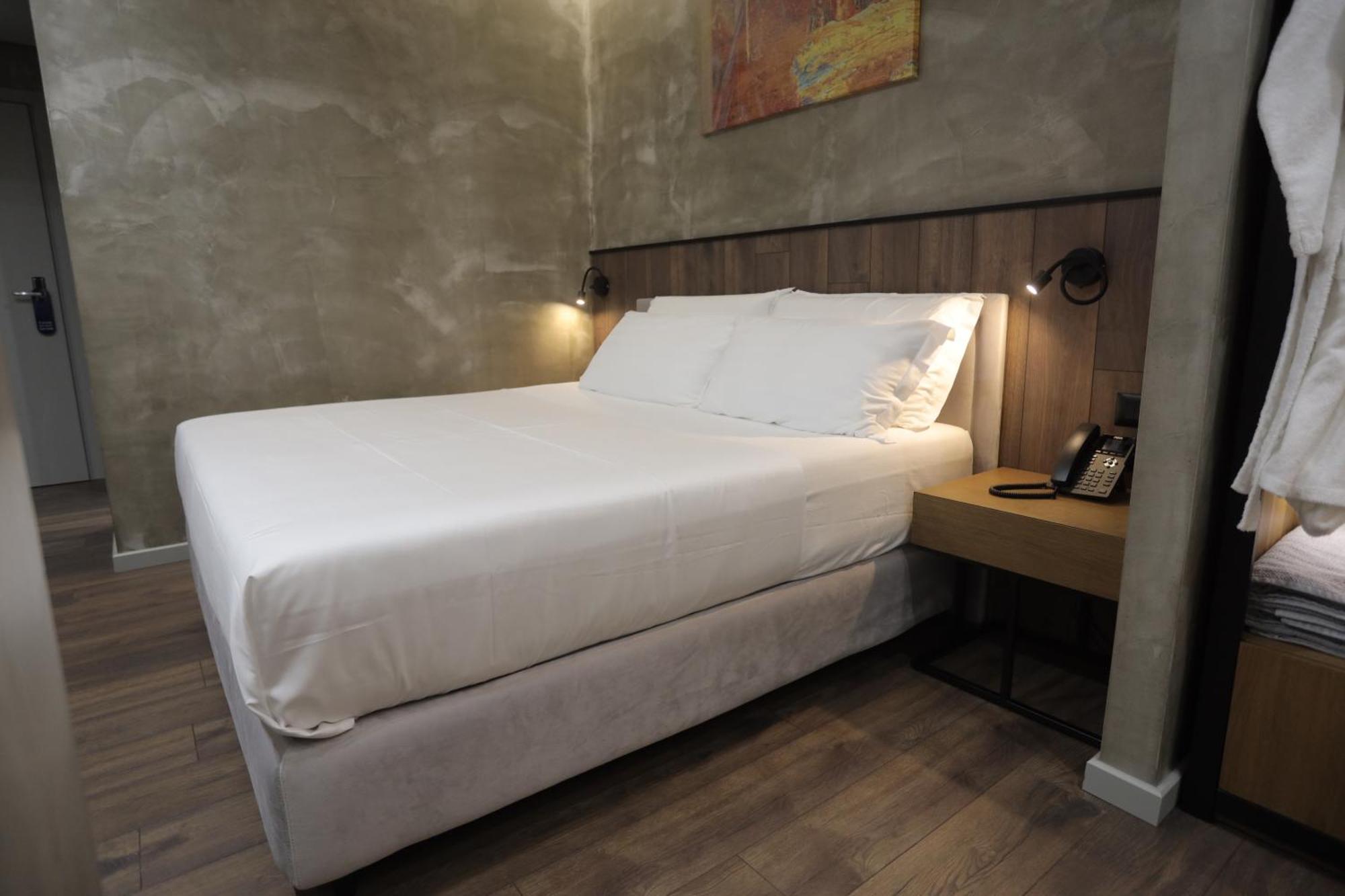 Ap Hotel Boutique Vlore Bagian luar foto