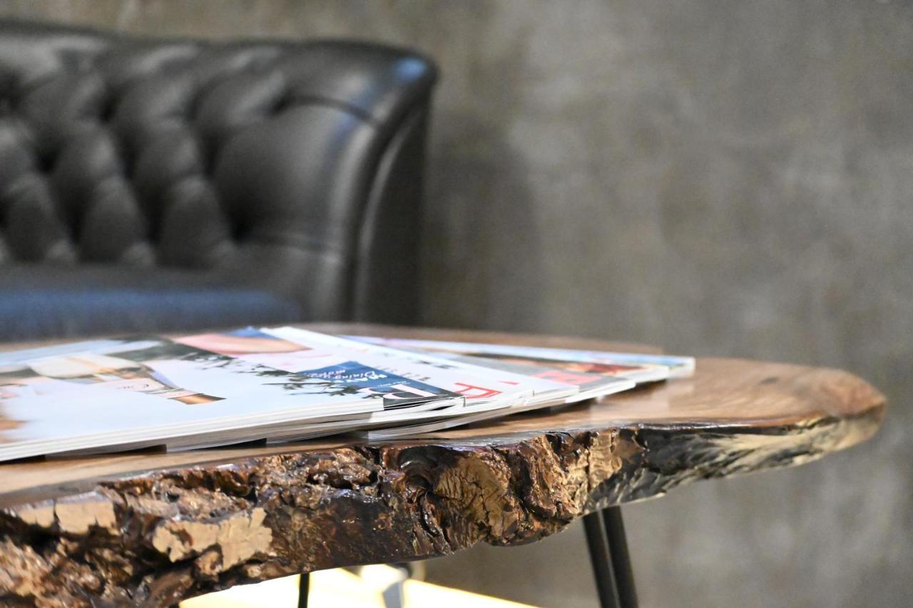 Ap Hotel Boutique Vlore Bagian luar foto